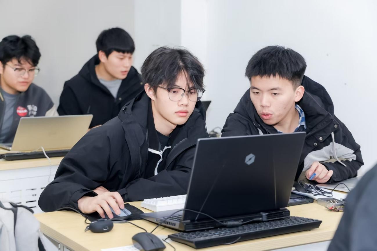 图片2 图片2